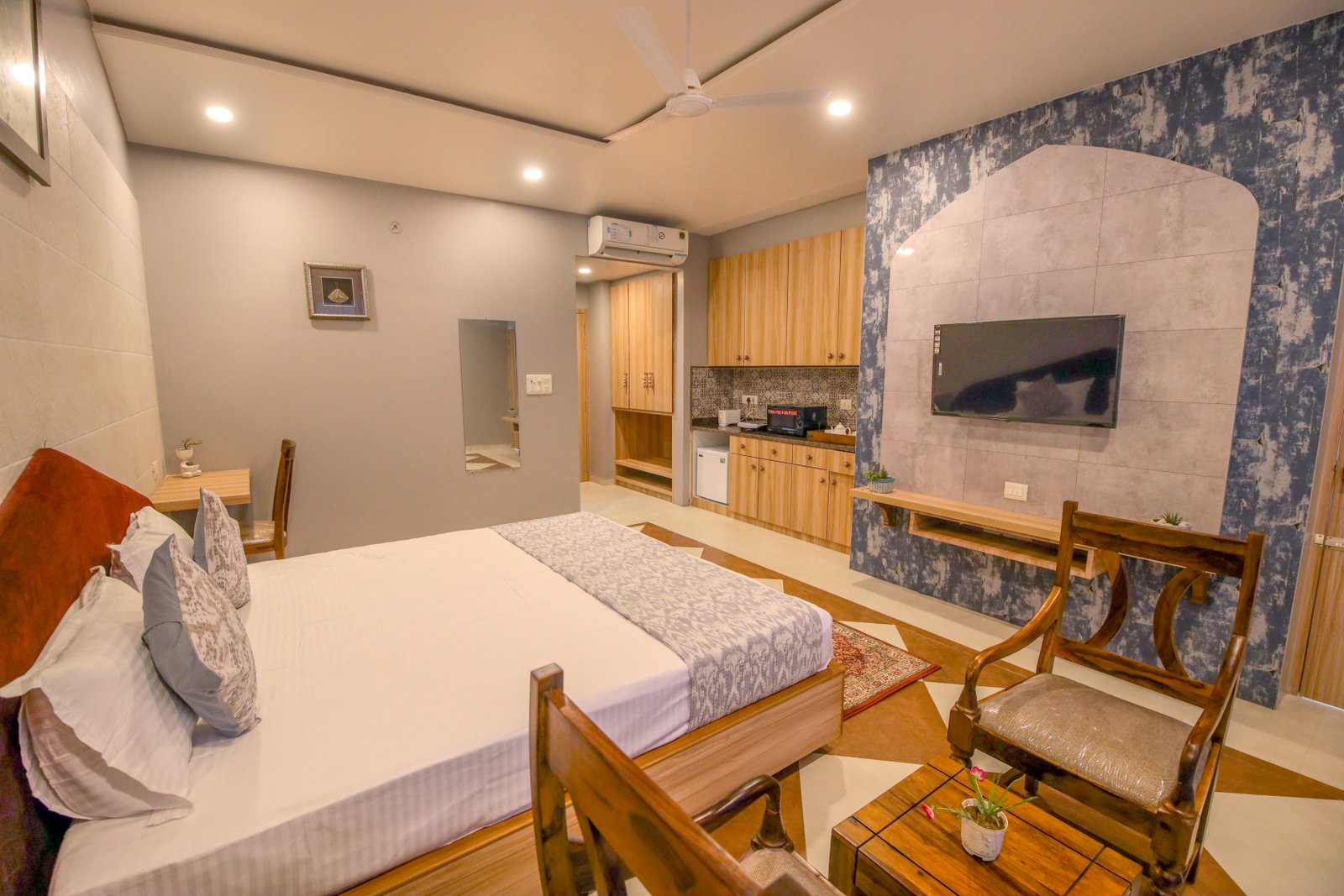 Gems Suites-A Boutique Stay gallery 4